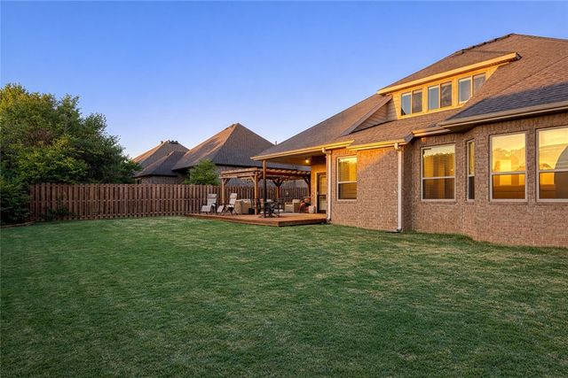 3737 N Lalique Lane, Fayetteville, AR 72704