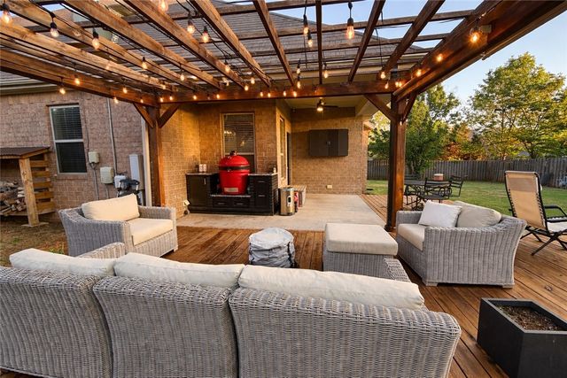 3737 N Lalique Lane, Fayetteville, AR 72704