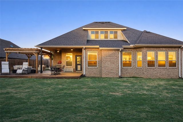 3737 N Lalique Lane, Fayetteville, AR 72704