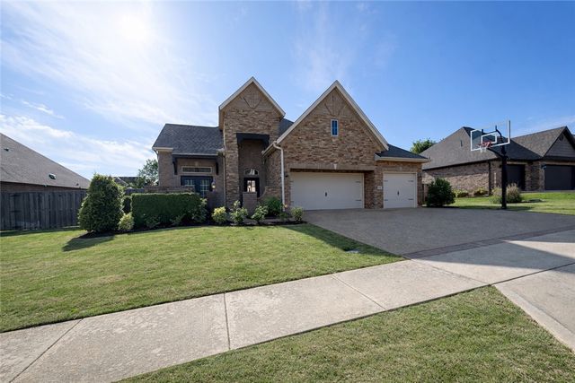 3737 N Lalique Lane, Fayetteville, AR 72704