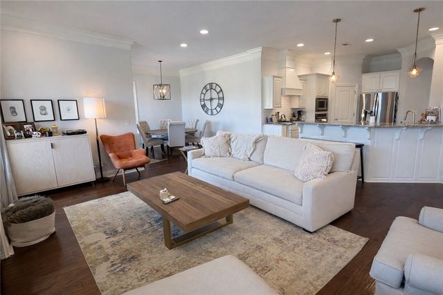 3737 N Lalique Lane, Fayetteville, AR 72704