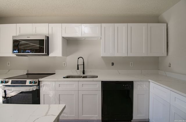 8166 CHERYL MEADOW DR, Converse, TX 78109