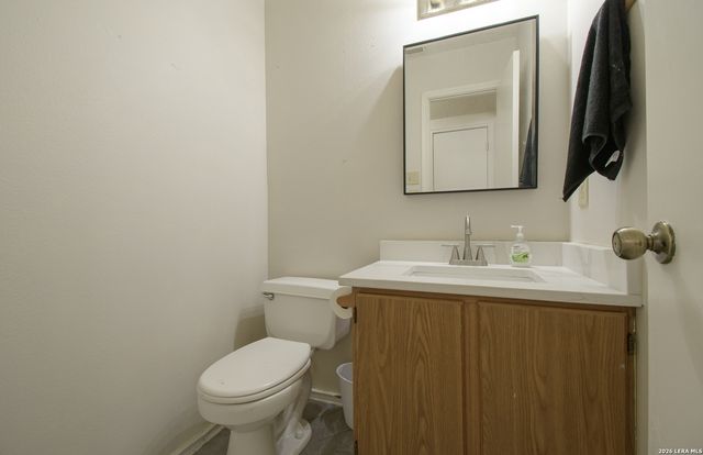 8166 CHERYL MEADOW DR, Converse, TX 78109