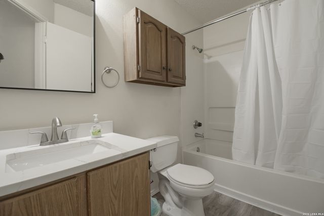 8166 CHERYL MEADOW DR, Converse, TX 78109