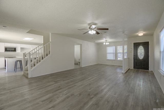 8166 CHERYL MEADOW DR, Converse, TX 78109