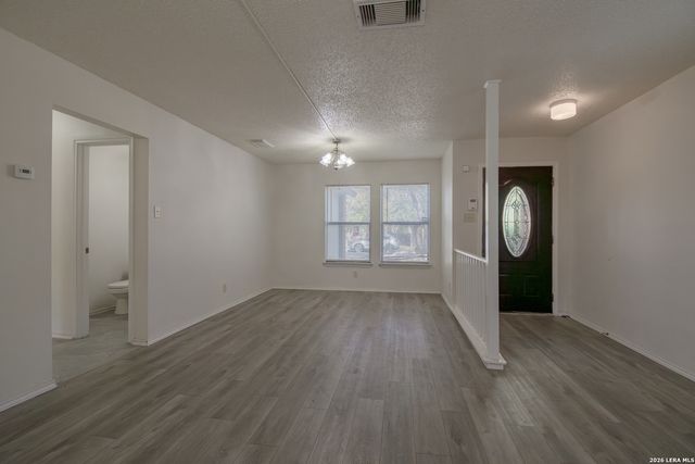 8166 CHERYL MEADOW DR, Converse, TX 78109