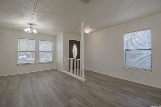 8166 CHERYL MEADOW DR, Converse, TX 78109