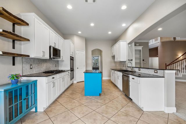 4306 Aston Lane, Mansfield, TX 76063