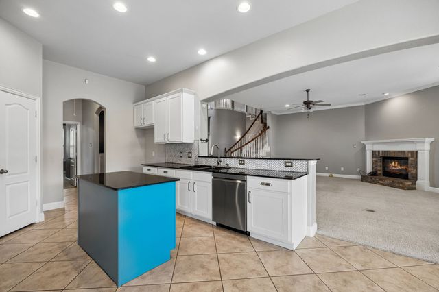 4306 Aston Lane, Mansfield, TX 76063