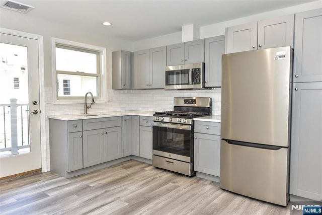 7 Bergen Street 203, Westwood, NJ 07675
