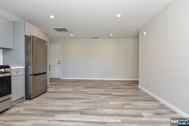 7 Bergen Street 203, Westwood, NJ 07675
