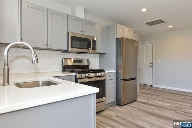 7 Bergen Street 203, Westwood, NJ 07675
