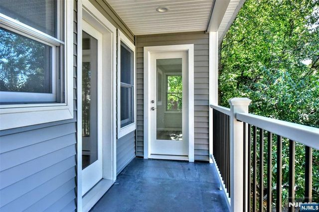 7 Bergen Street 203, Westwood, NJ 07675