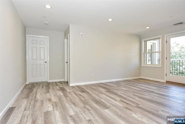 7 Bergen Street 203, Westwood, NJ 07675