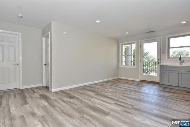 7 Bergen Street 203, Westwood, NJ 07675