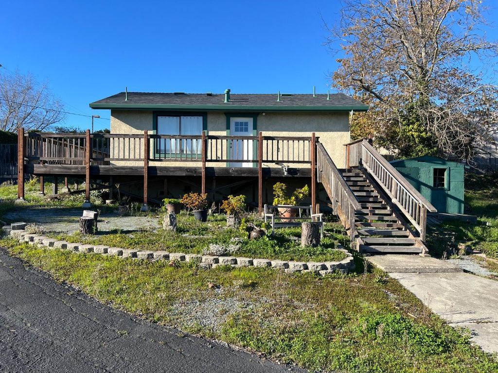 91 Alta Vista Avenue, Watsonville, CA 95076