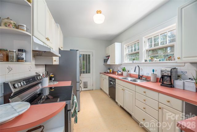 12 Oteen Church Road, Asheville, NC 28805