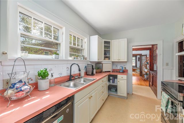 12 Oteen Church Road, Asheville, NC 28805