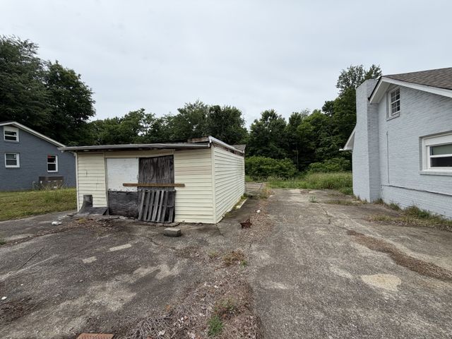 421 Plum St, Clarksville, TN 37042