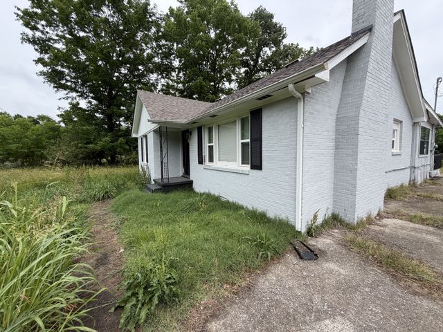 421 Plum St, Clarksville, TN 37042