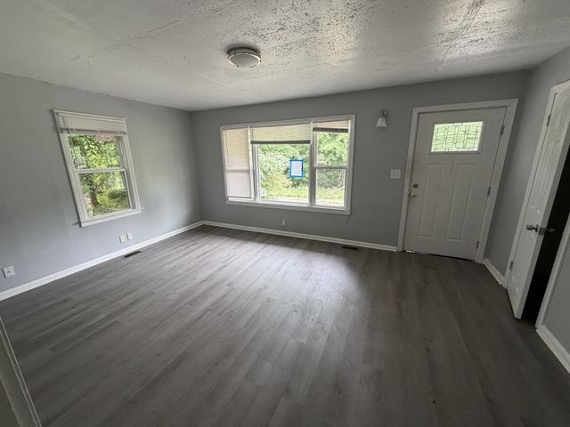 421 Plum St, Clarksville, TN 37042