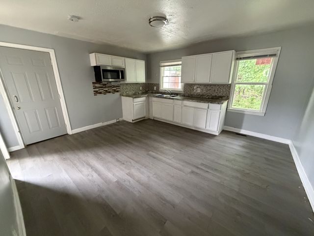 421 Plum St, Clarksville, TN 37042