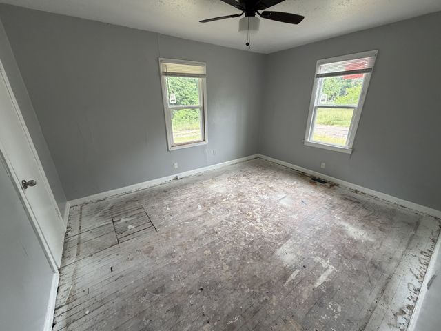 421 Plum St, Clarksville, TN 37042