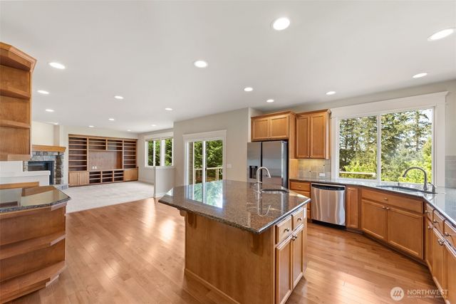 11921 157th Avenue NE, Redmond, WA 98052