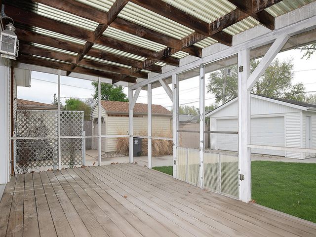 2615 AVENUE D, Council Bluffs, IA 51501