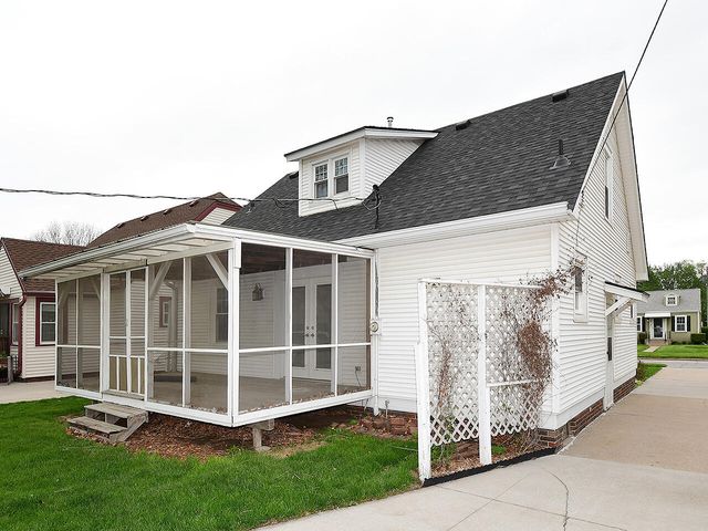 2615 AVENUE D, Council Bluffs, IA 51501