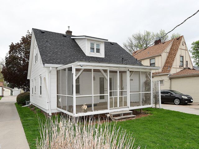 2615 AVENUE D, Council Bluffs, IA 51501