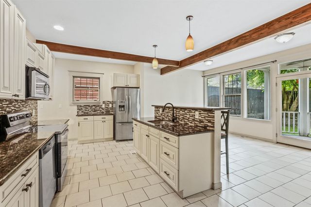 1035 W 10th Ave, Spokane, WA 99203