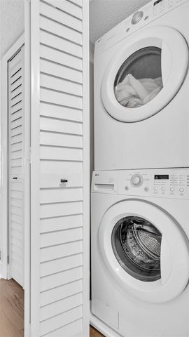 10192 SEMINOLE ISLAND DRIVE, Largo, FL 33773