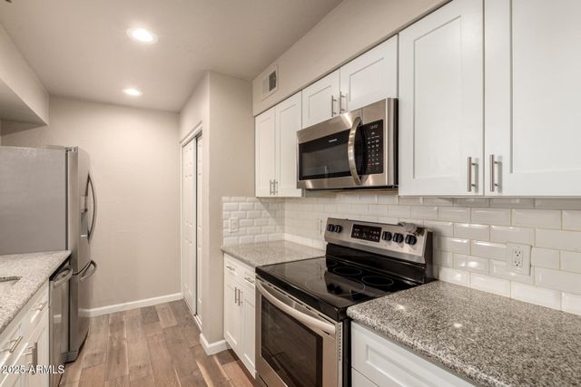 7494 E EARLL Drive 107, Scottsdale, AZ 85251