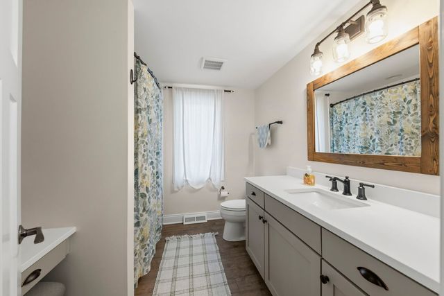 2125 Timbertrails Road, Lisle, IL 60532