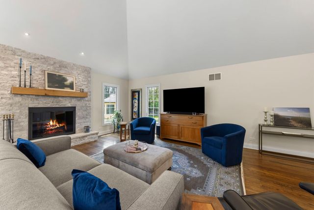 2125 Timbertrails Road, Lisle, IL 60532