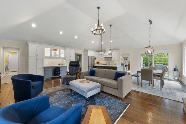 2125 Timbertrails Road, Lisle, IL 60532