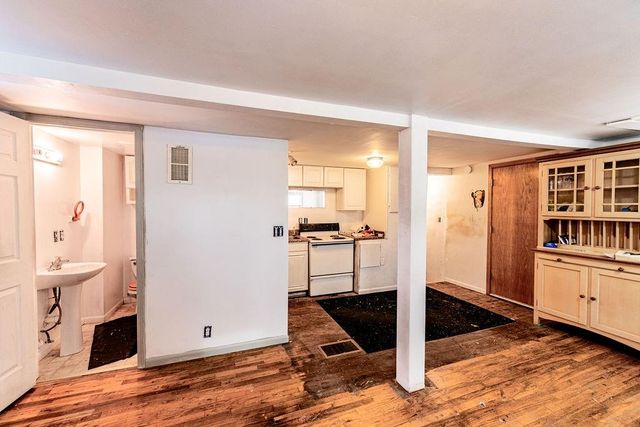 4456 N Topping Avenue, Kansas City, MO 64117