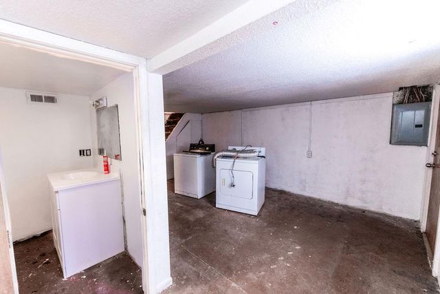 4456 N Topping Avenue, Kansas City, MO 64117