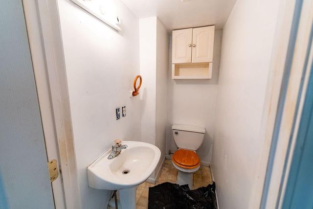 4456 N Topping Avenue, Kansas City, MO 64117