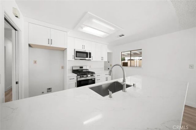 134 W Broadbent, Riverside, CA 92507