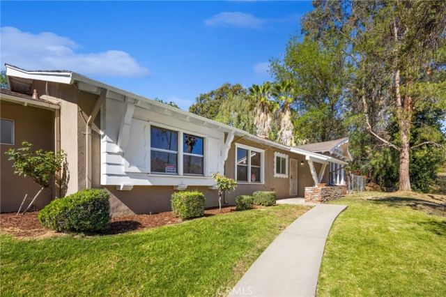 134 W Broadbent, Riverside, CA 92507