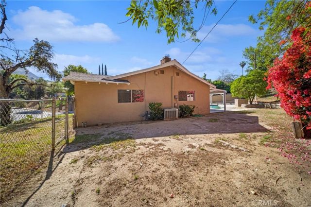 134 W Broadbent, Riverside, CA 92507