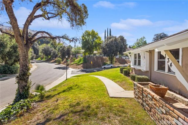 134 W Broadbent, Riverside, CA 92507