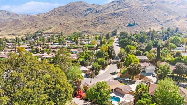 134 W Broadbent, Riverside, CA 92507