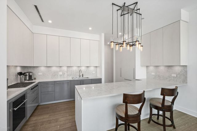 403 N Wabash Avenue 11C, Chicago, IL 60611
