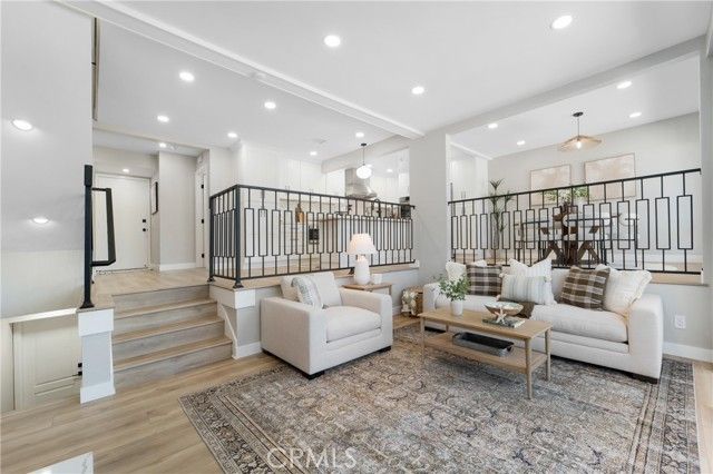 6 Barlovento Court, Newport Beach, CA 92663