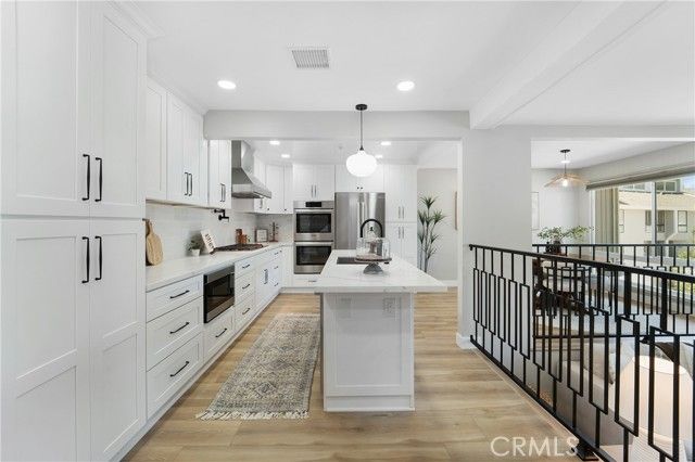 6 Barlovento Court, Newport Beach, CA 92663