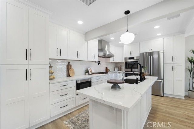 6 Barlovento Court, Newport Beach, CA 92663