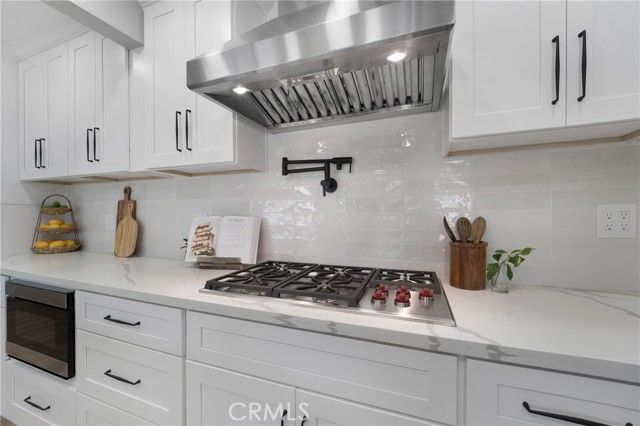 6 Barlovento Court, Newport Beach, CA 92663